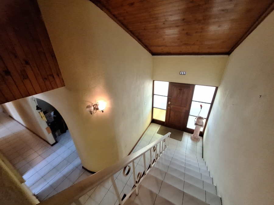 5 Bedroom Property for Sale in Goodwood Park Western Cape